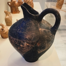 Krug aus der Chrysolakkos-Nekropole von Malia