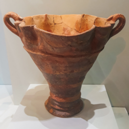 Keramikgefäß aus dem Tempel von Anemospilia